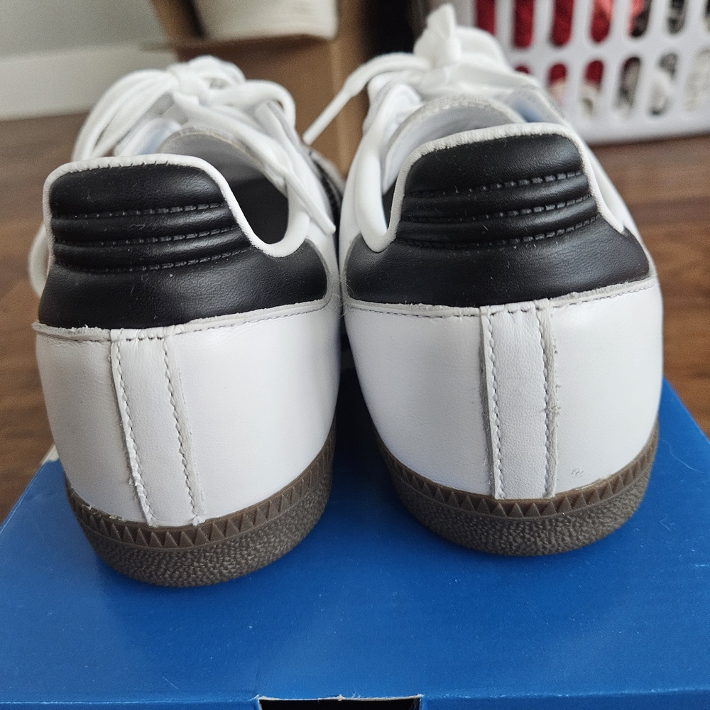 Adidas Men's or Women's White and Black Sneakers Samba - Picture 2 of 9